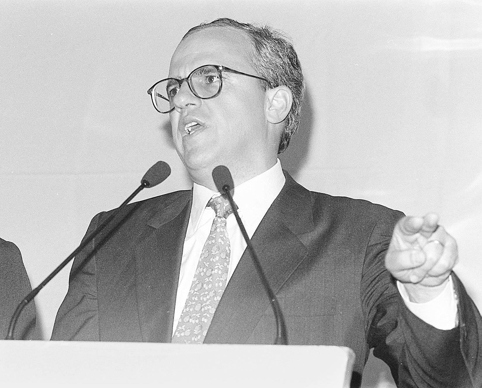 Ernesto Samper, expresidente de Colombia (1994-1998) Por El Partido Liberal.