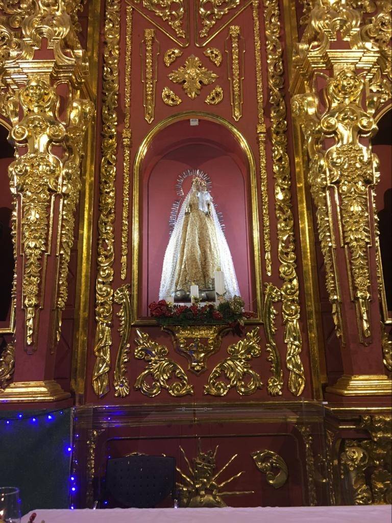 La virgen de la candelaria, patrona de los cartageneros, es venerada desde hace más de cuatro siglos, el mismo tiempo que llevan edificadas las vetustas murallas del Corralito de Piedra.