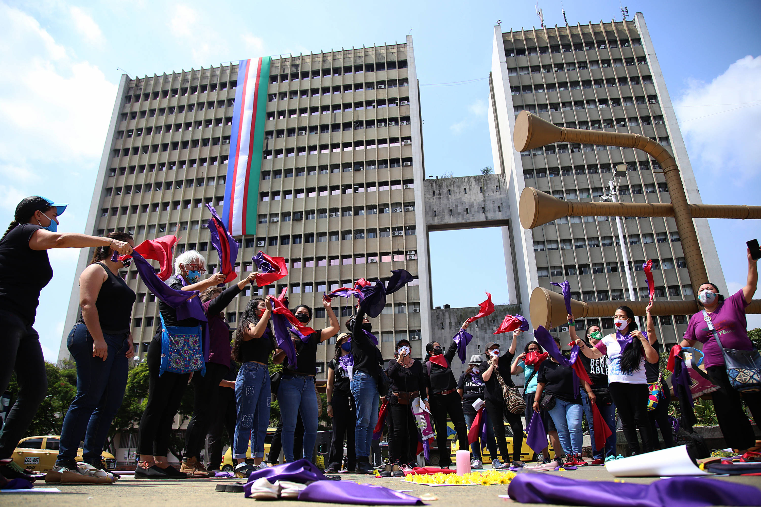 Vadideki tanınmış bir suç lideri olan Trenzas takma adı bu şekilde faaliyet gösteriyordu