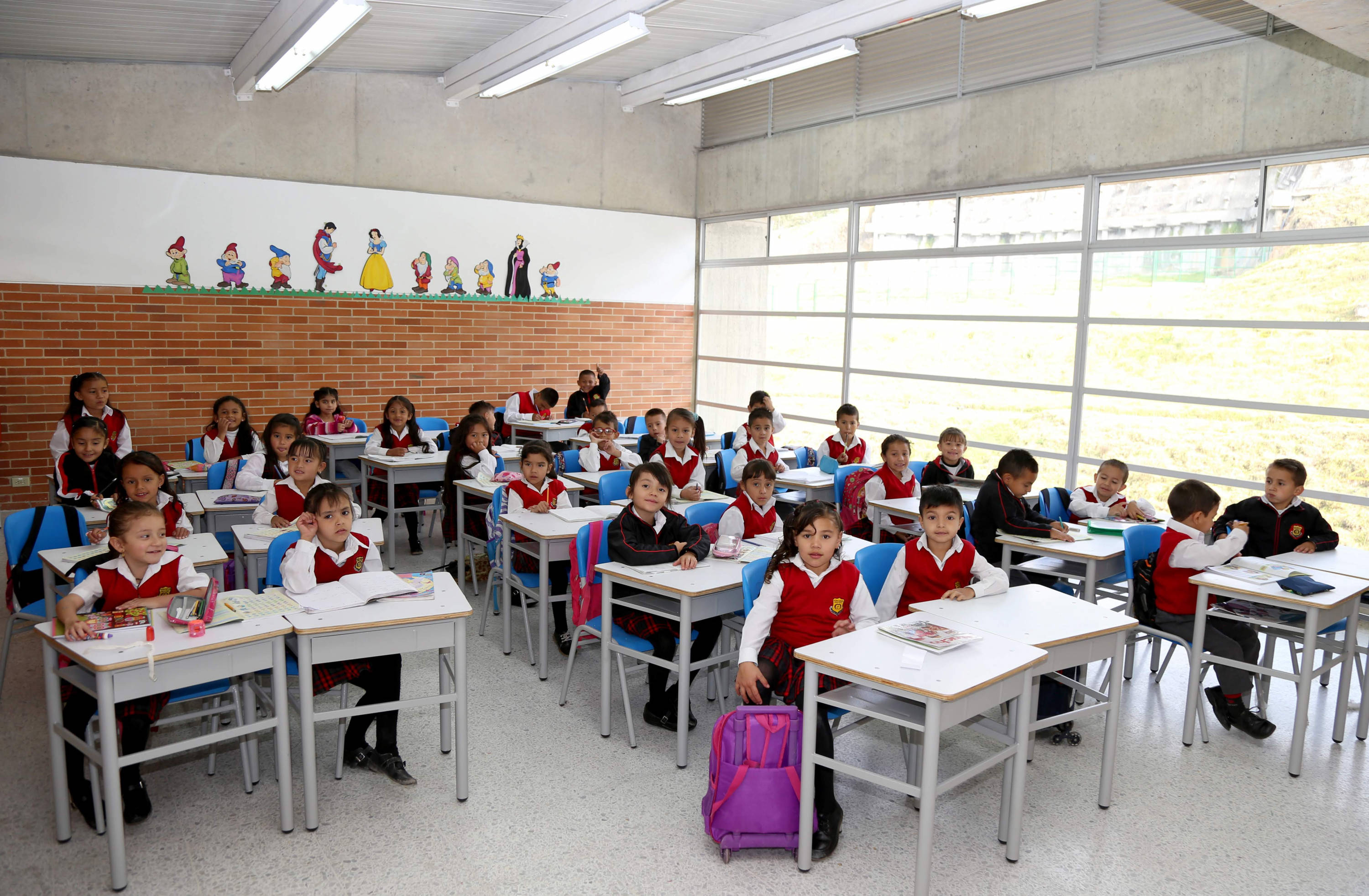 Los colegios privados deben continuar clases no presenciales según los últimos anuncios de la SED.