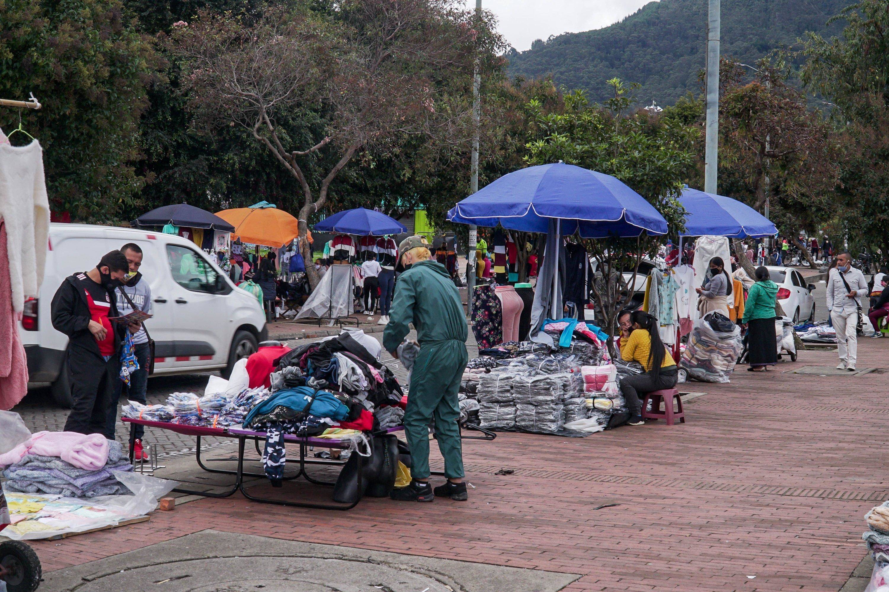 Las ventas informales son el problema más evidente de ocupación del espacio público en Bogotá, y creció con la pandemia del covid-19.