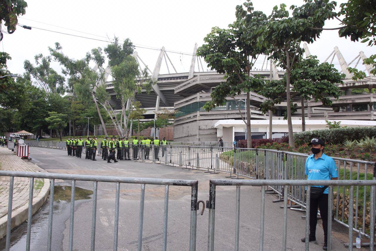 Estadio Metropolitano Roberto Meléndez Desde El Costado Suroriental.