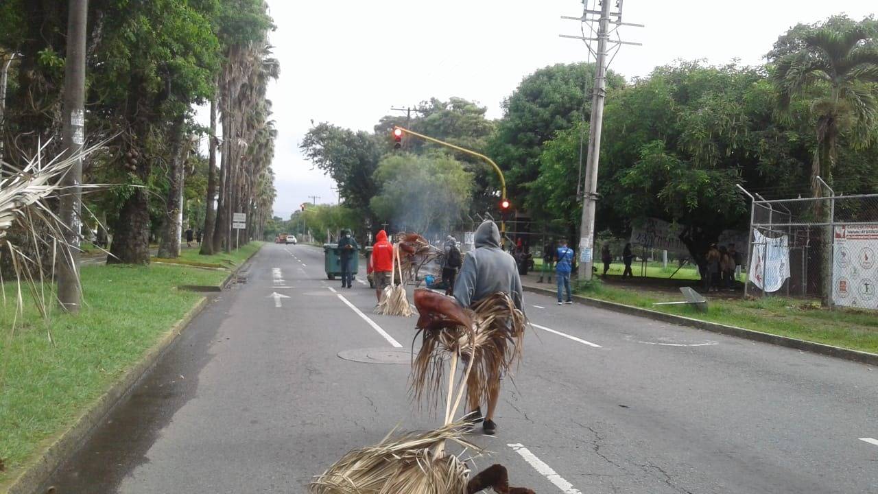 Protesta Frente a la Universidad del Valle