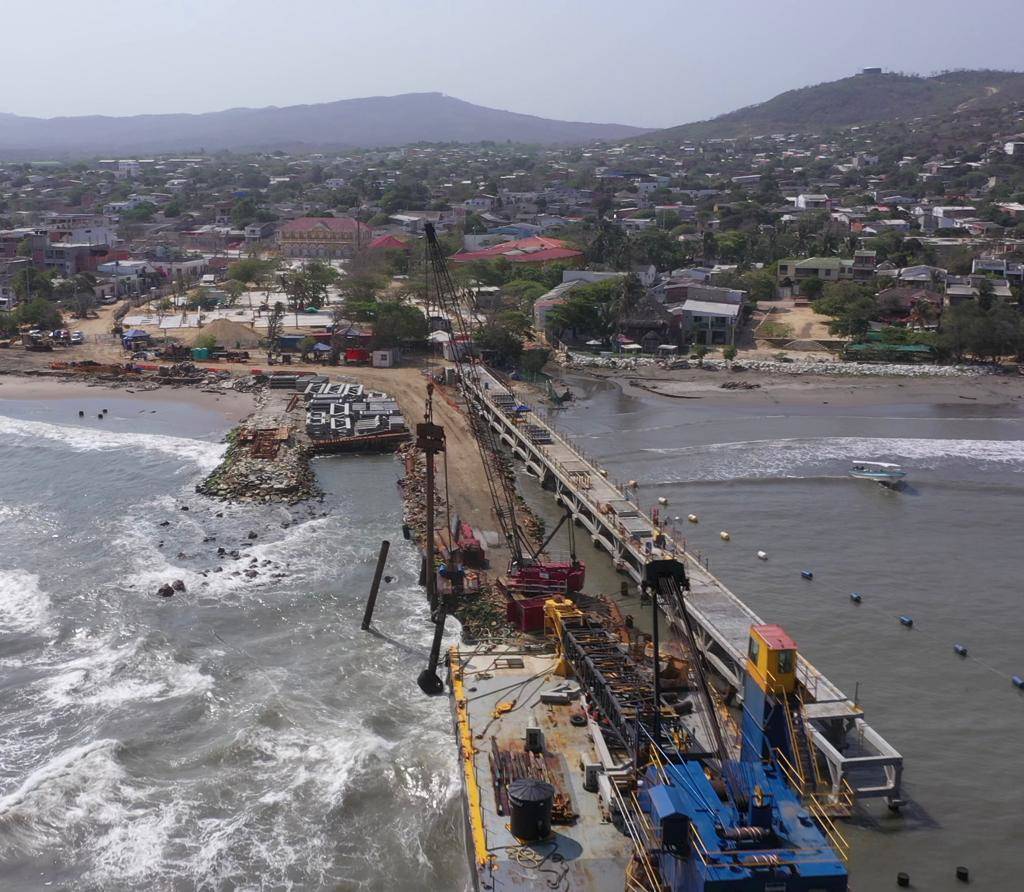 Panorámica aérea del muelle de Puerto Colombia.