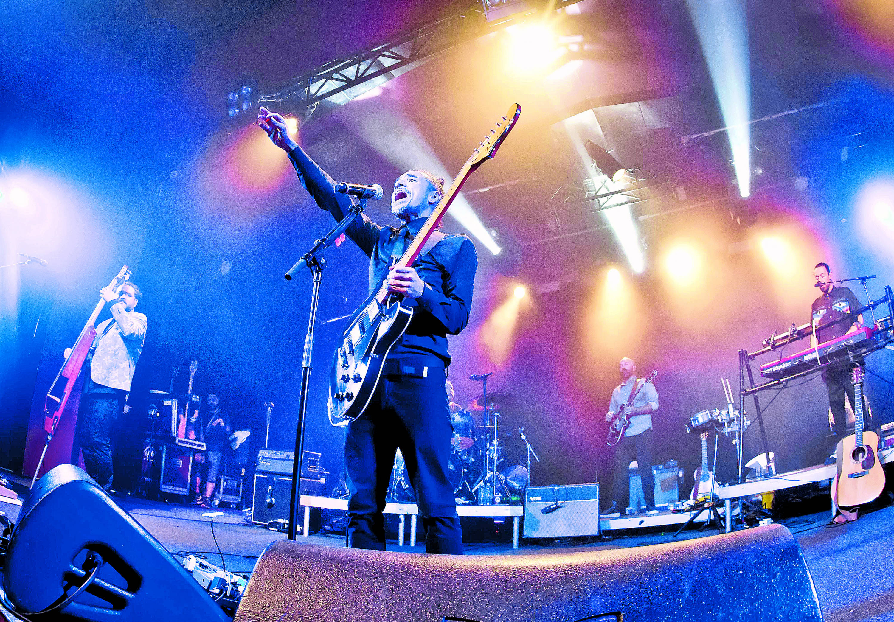 În această fotografie de la un concert la Berlin (2018), de la stânga la dreapta apar Kike, Rubén, Joselo și Meme. Cei patru fac parte din trupă încă de la început.