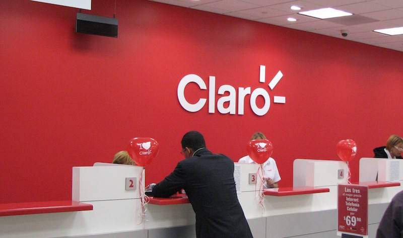 Claro users have reported failures.