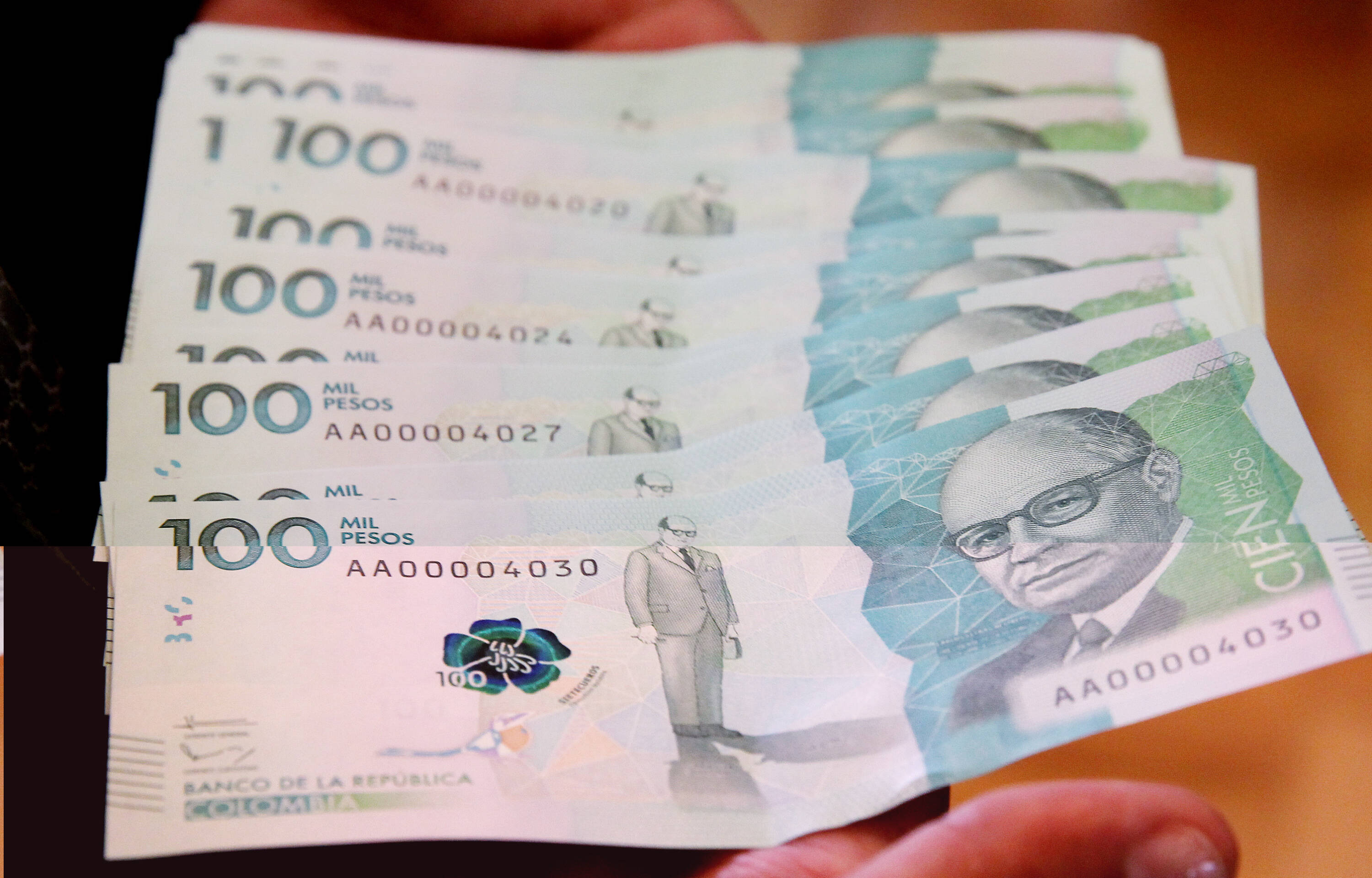 El salario mínimo para el próximo año es de un millón de pesos y el auxiliar de transporte en $ 117.172.