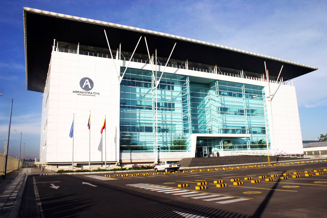 Instalaciones de la Aeronáutica Civil en Bogotá.