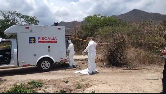 La Fiscalía practicó el levantamiento de los cadáveres.
