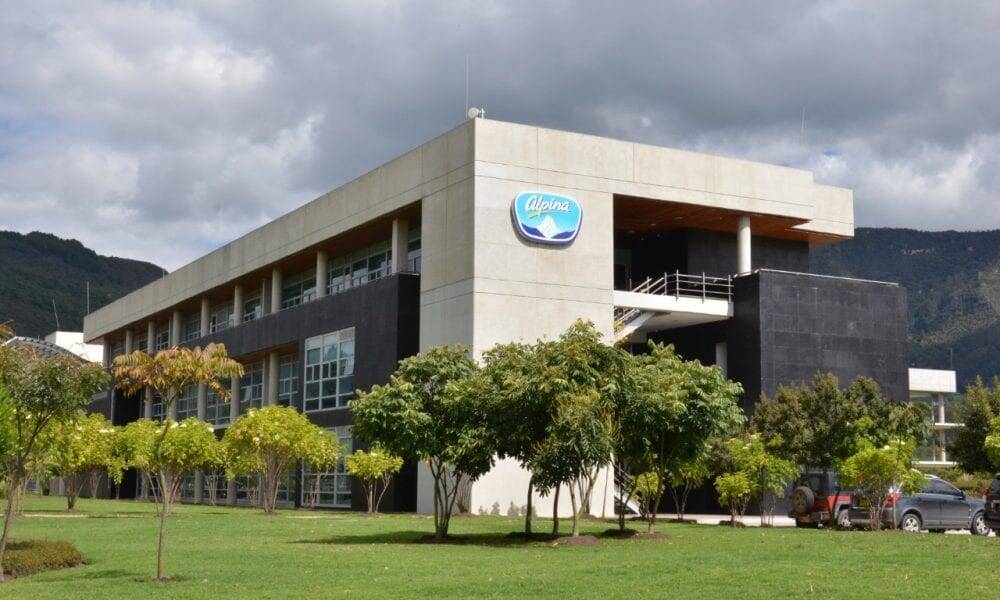 Alpina adquirió el 70 % la planta de Clover Soma con ventas por US$ 227 millones.