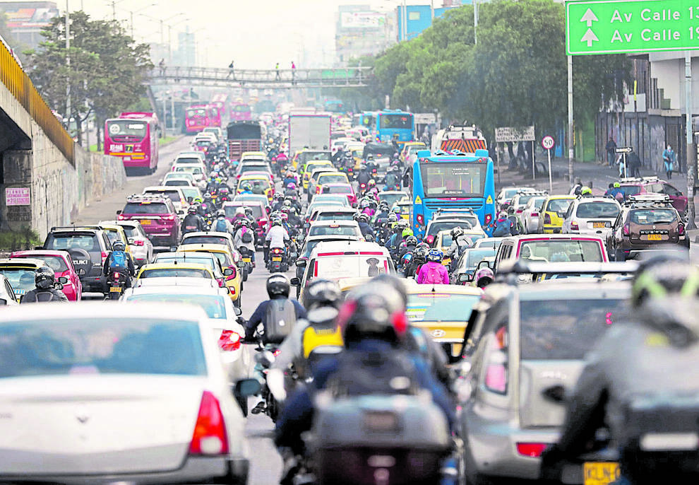 Los trancones se volvieron un asunto de todos los días en Bogotá, por el mayor número de carros y obras.