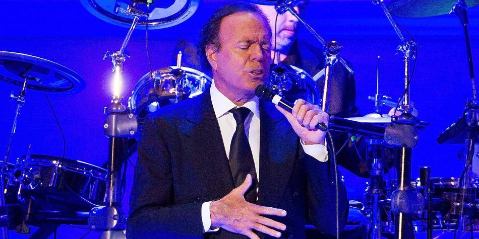 A lo largo de su carrera, el español ha grabado más de 80 discos y vendido 250 millones de copias.