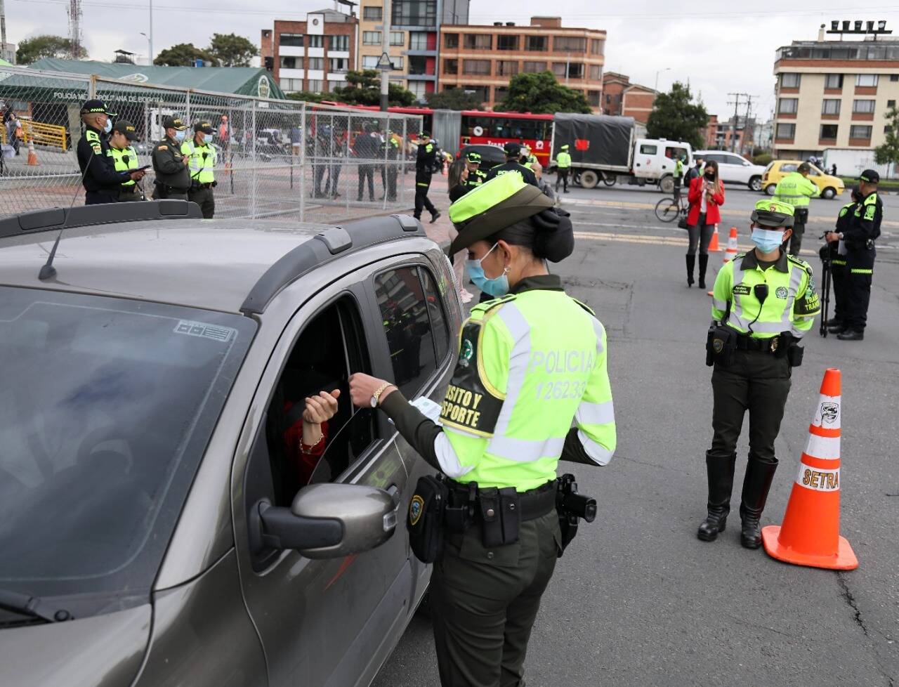 La medida regirá para vehículos particulares, taxis y transporte especial.