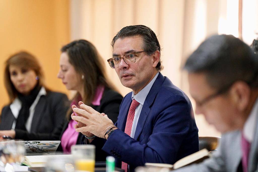 El ministro Gaviria ha hecho un llamado a trabajar en conjunto por la educación.