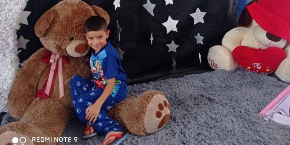 Detienen al padre y la madrastra de una niña de 4 años hallada muerta en su casa en Brasil