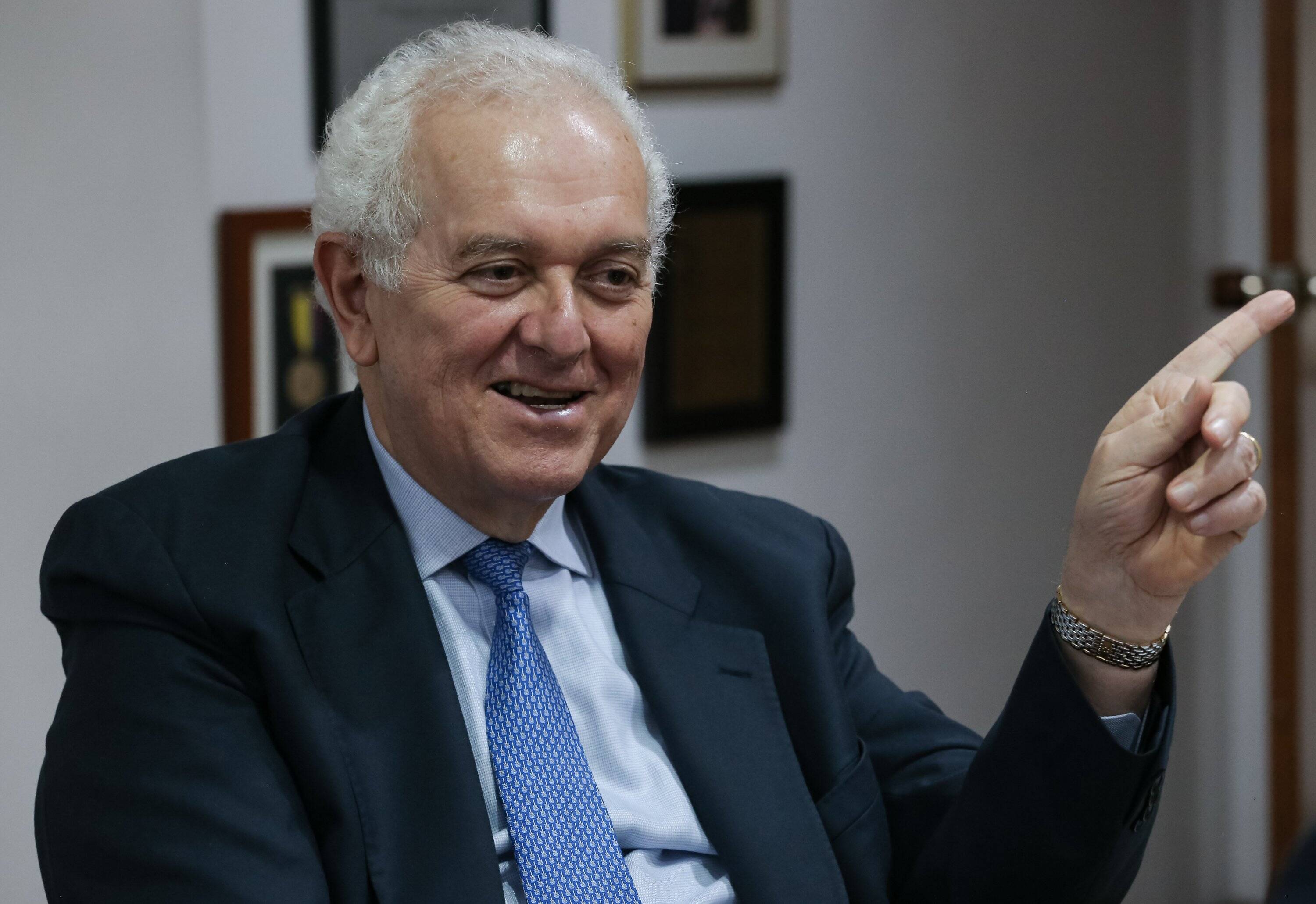 Ocampo tocó temas como el futuro de la industria petrolera, la subida del dólar y el salario mínimo.