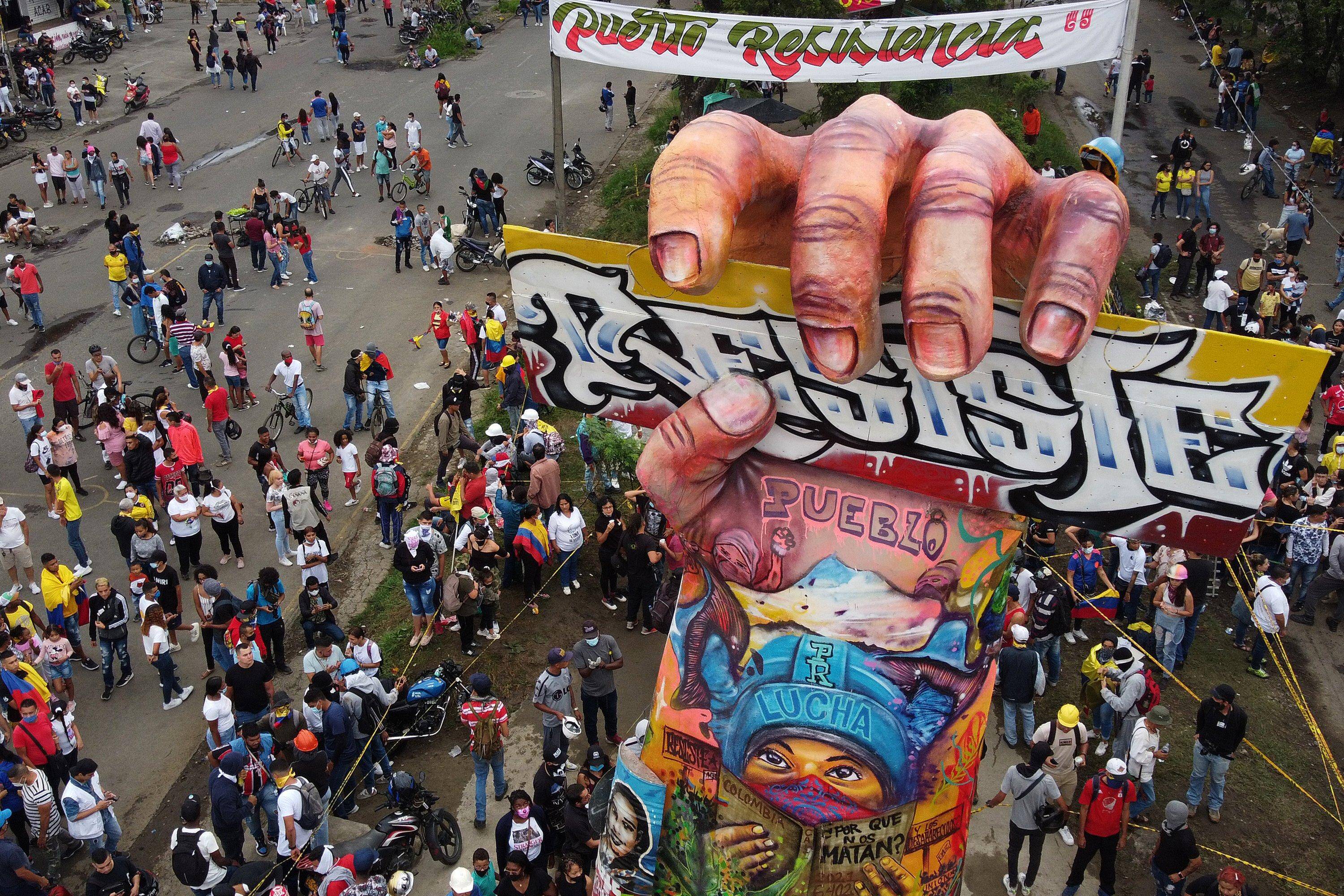 En el paro del año pasado, manifestantes levantaron el monumento de la Resistencia con visto a favor de la alcaldía de Cali.