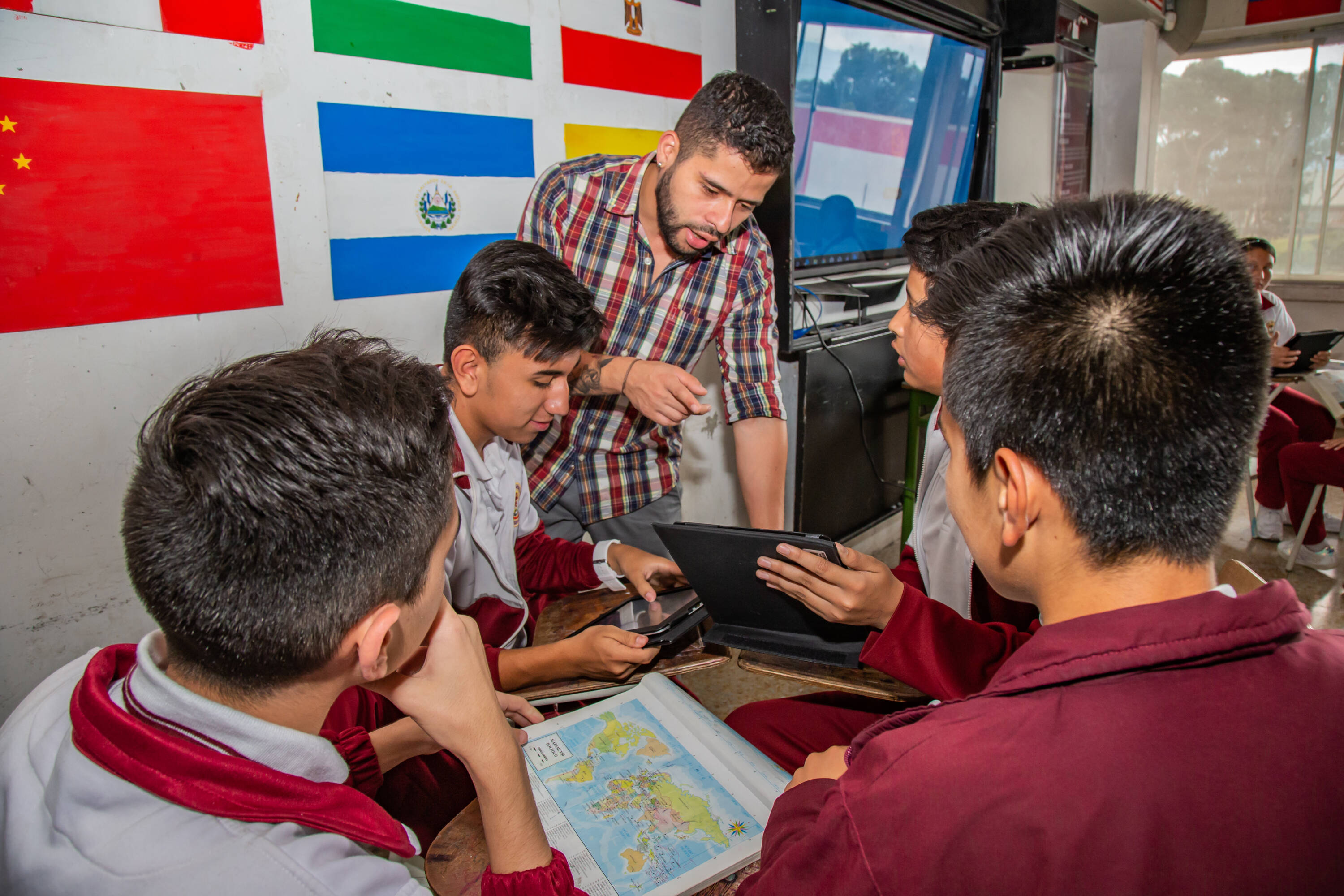 Profesores de las instituciones educativas del Distrito.