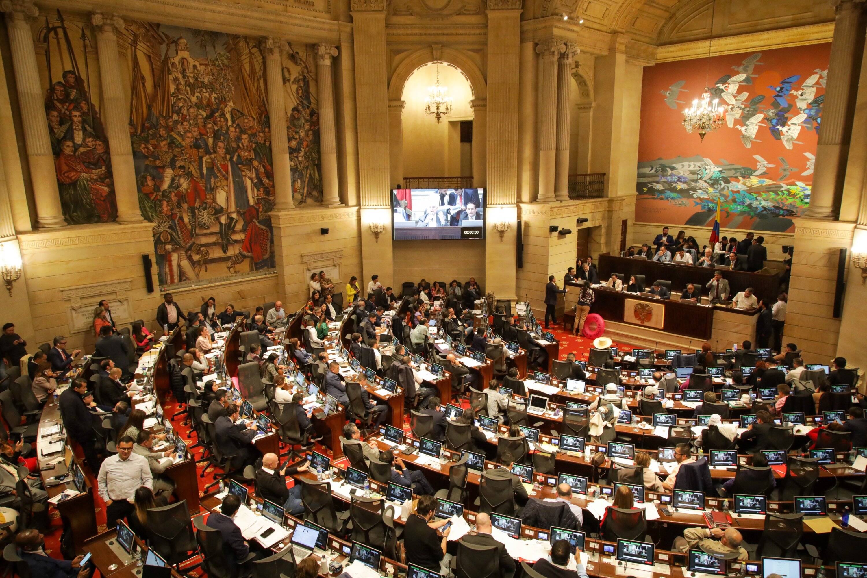 Roy Barreras pidió sesiones extraordinarias pues prevé que proyectos claves no tendrán sus últimos debates