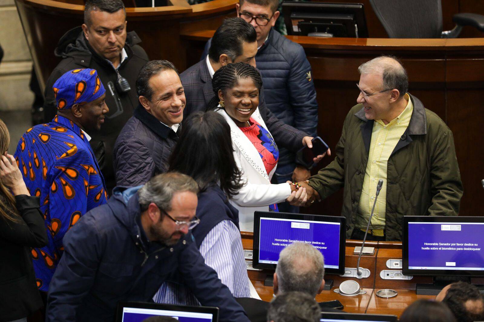 La vicepresidenta de la República, Francia Márquez, llegó en la madrugada de este viernes 4 de mayo al Congreso.