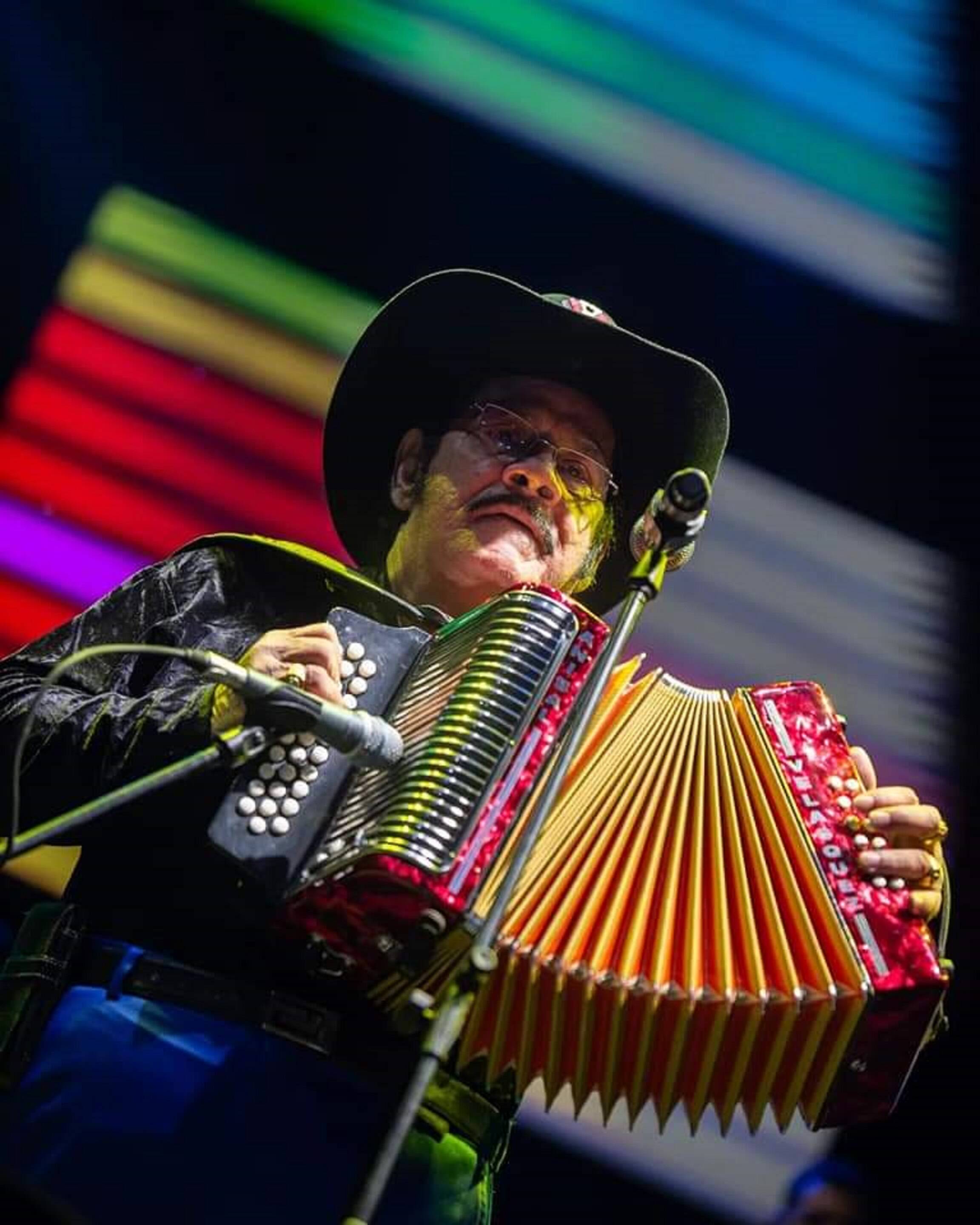 Aníbal Velásquez inventó una guaracha diferente, creó un género dentro de la música colombiana.