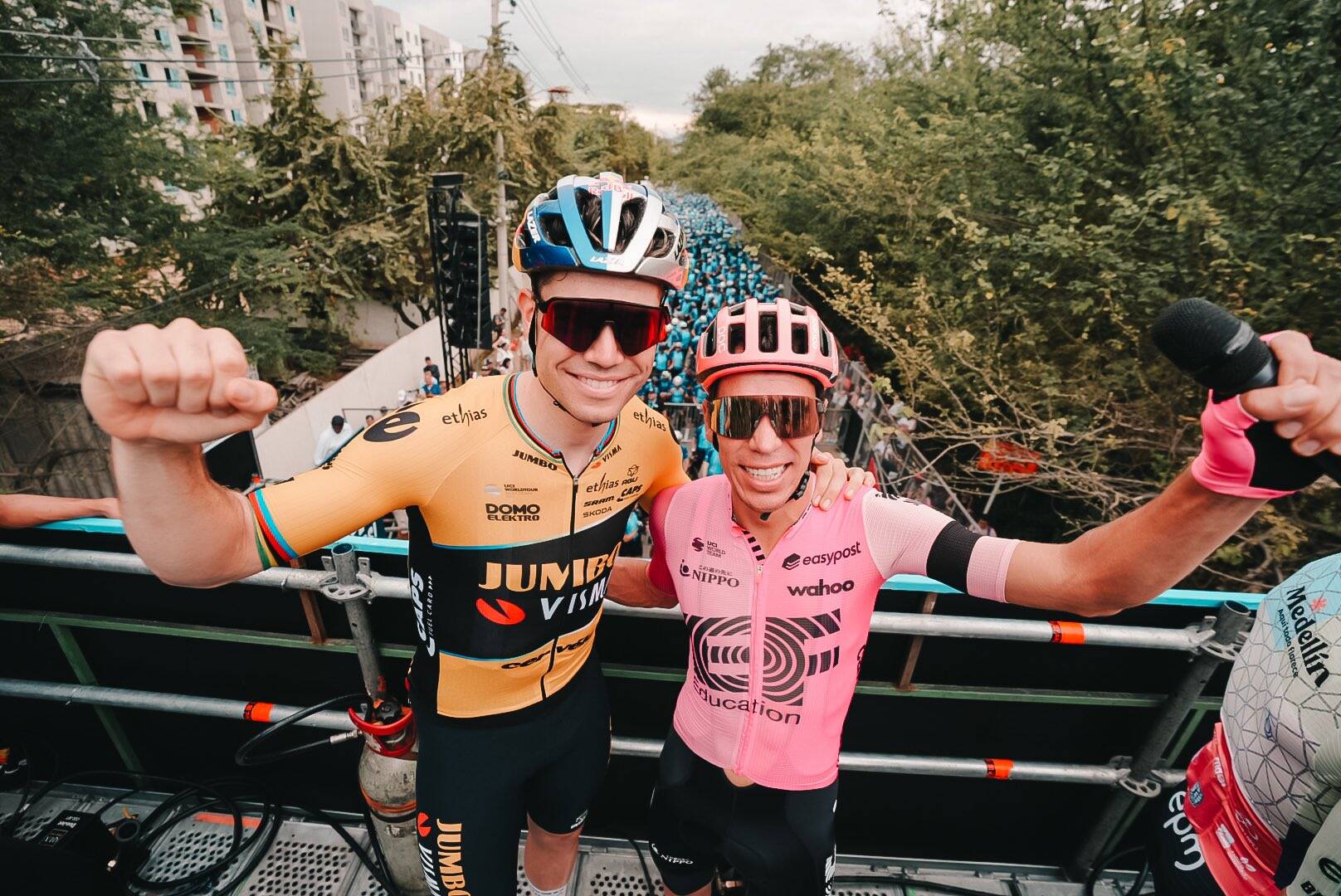 Wout van Aert y Rigoberto Urán.