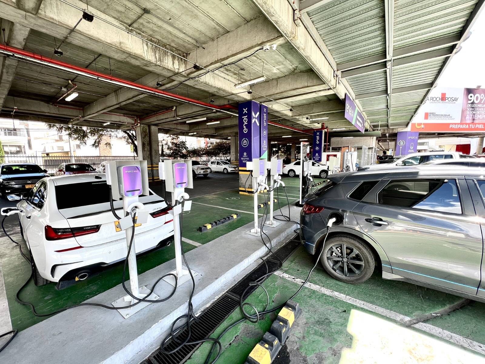 Electric vehicle charging locations in Medellín