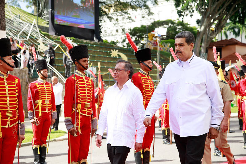 El presidente Gustavo Petro y Nicolás Maduro.