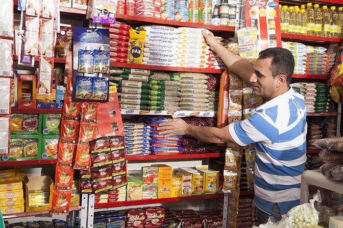 Según Fenalco, en Colombia existen más de 500.000 tiendas,  50 % son manejadas por mujeres.