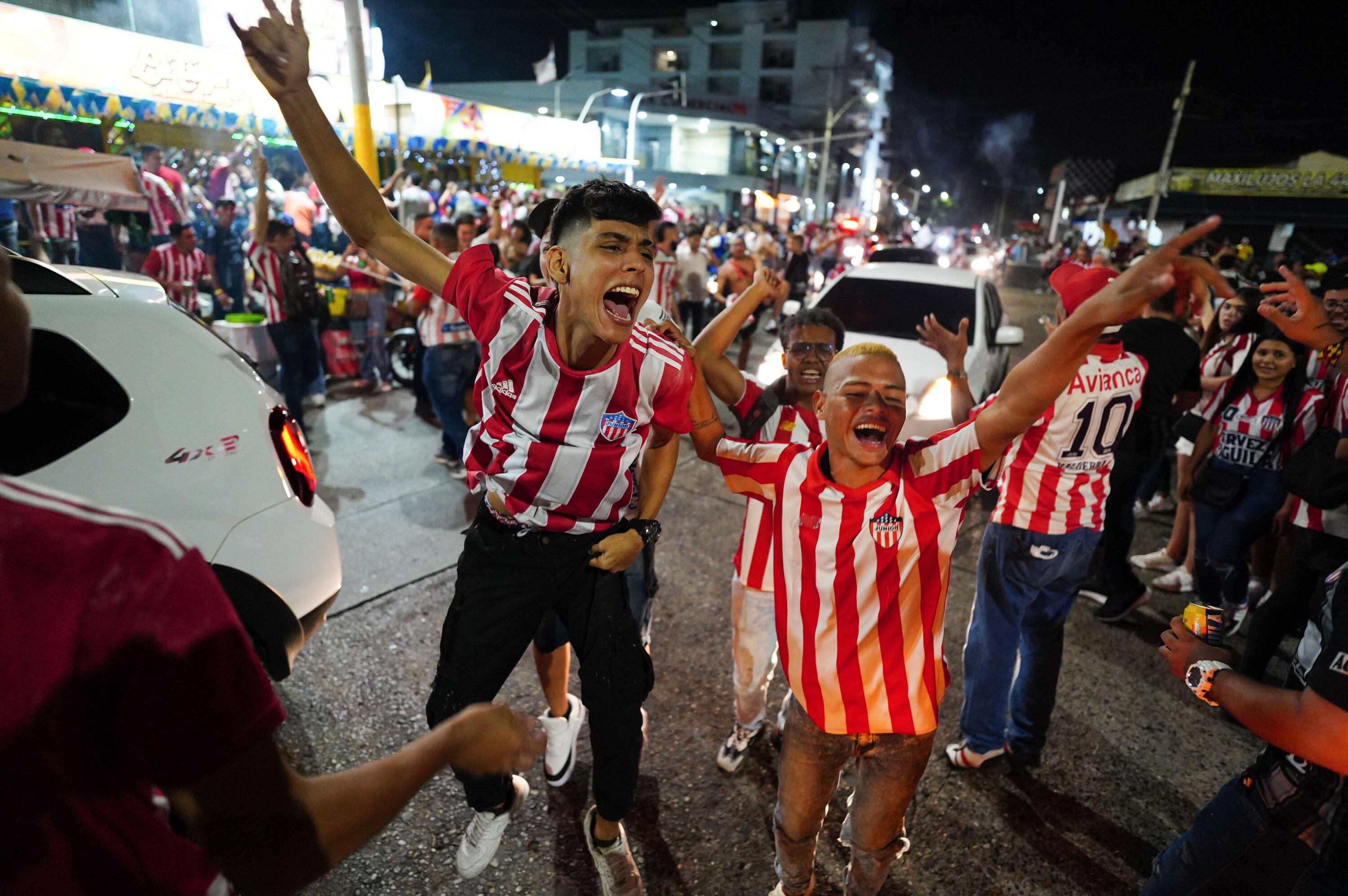 Celebración en Barranquilla por décima estrella del Junior en Medellín.
