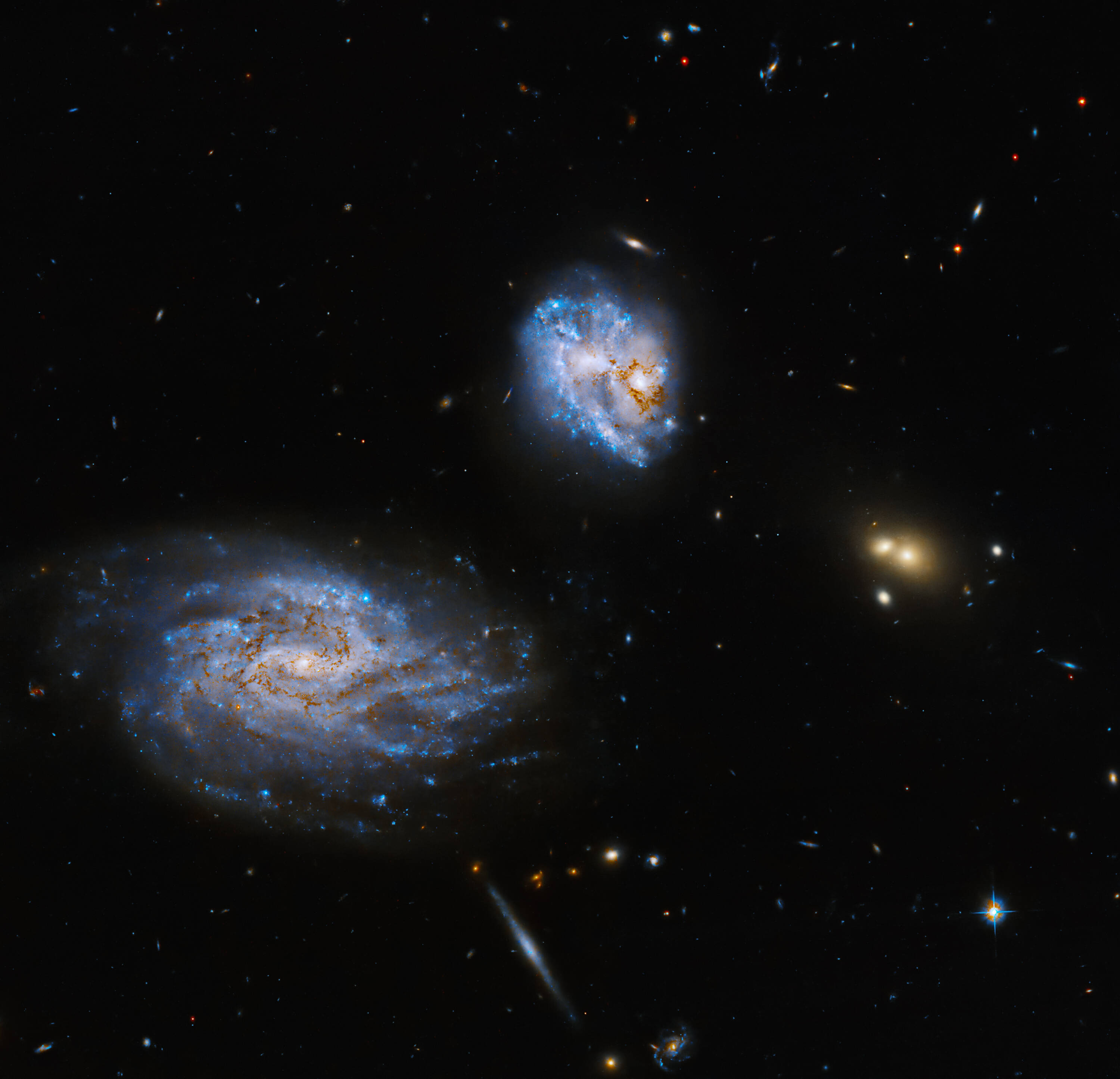 Telescopio espacial de Hubble captó una galaxia torcida