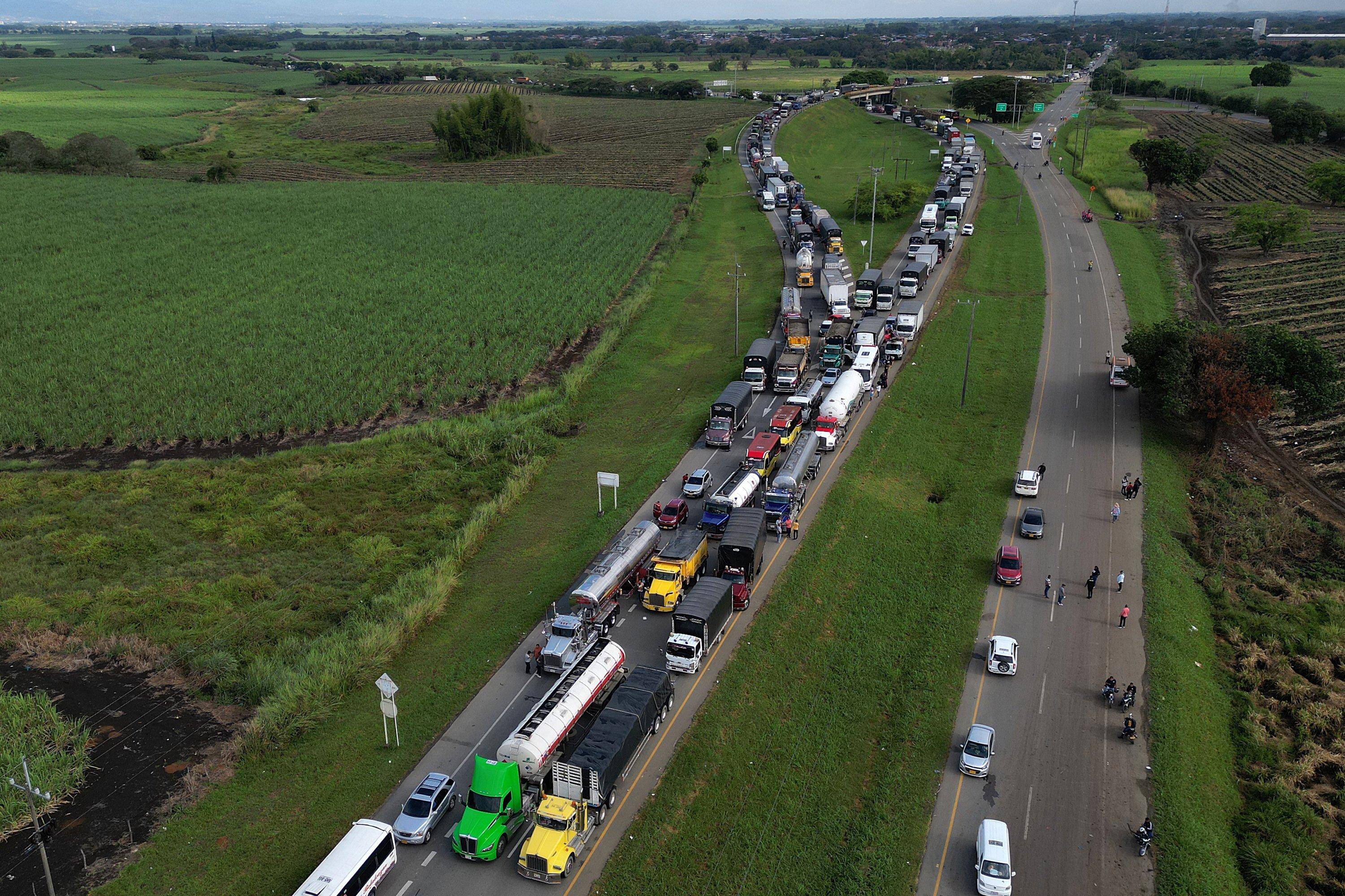 Así se observa el gigantesco trancón en la Panamericana.