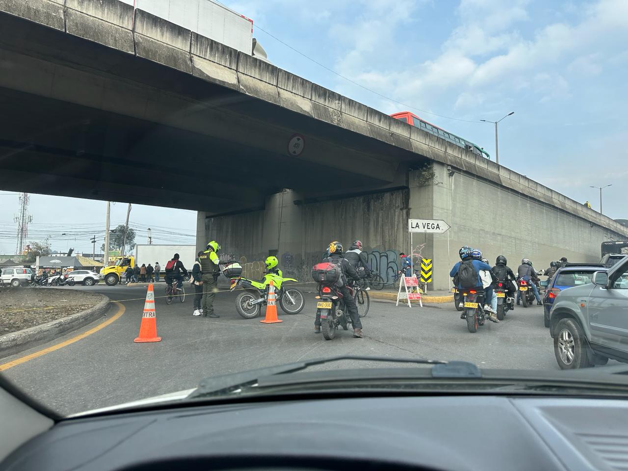 Grave accidente de transito deja mujer motociclista fallecida en la via ...