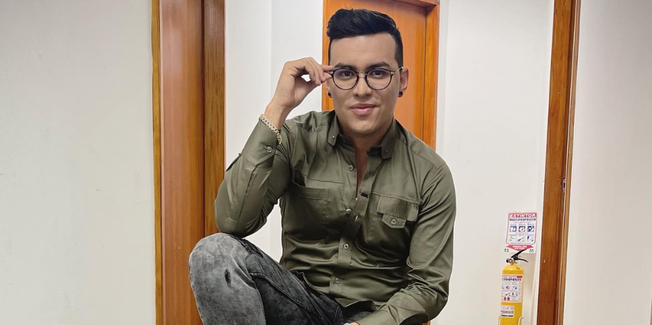 Yeison en tanınmış popüler şarkıcılardan biri haline geldi.