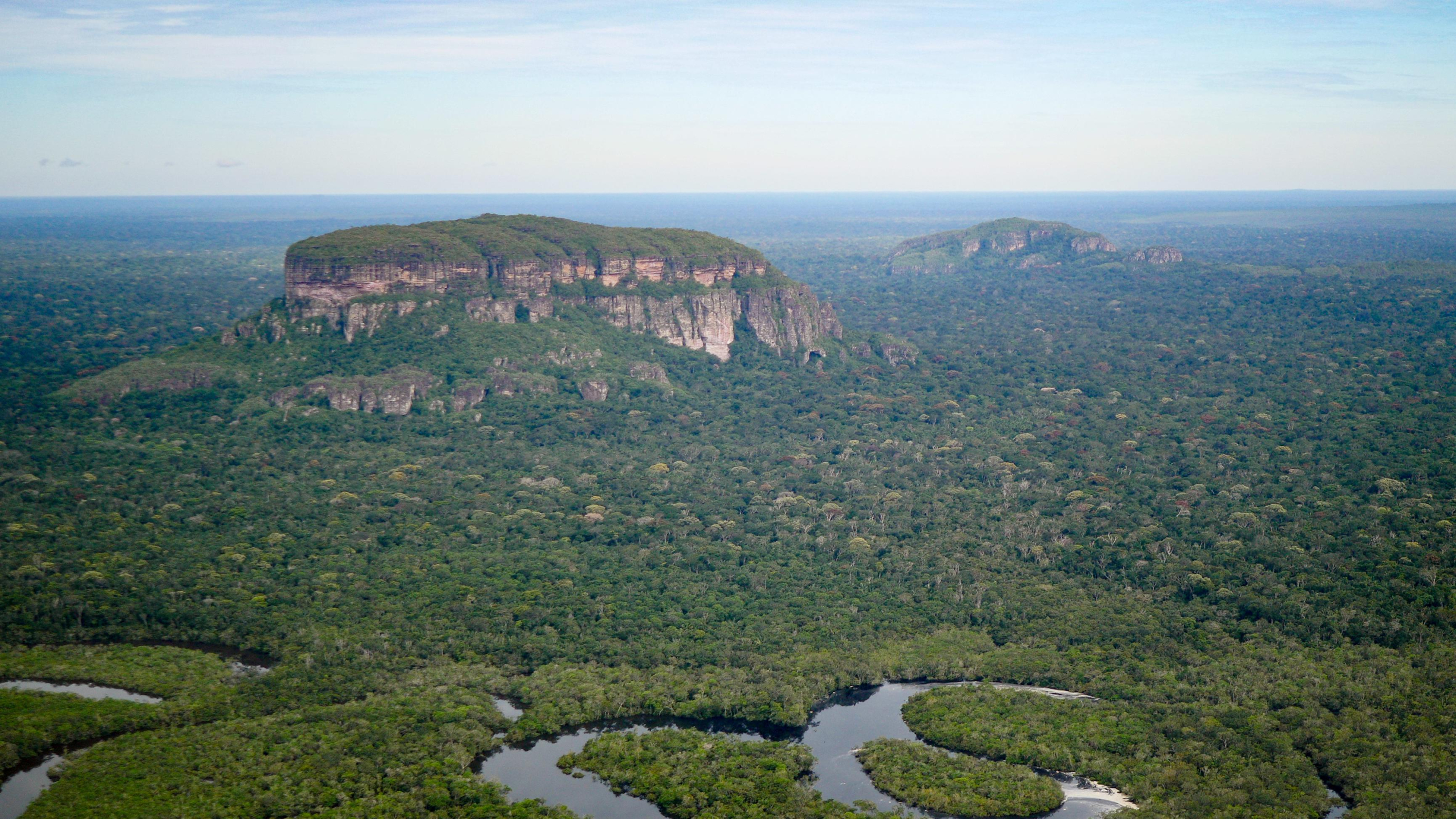 El Parque Nacional Serranía Natural de Chiribiquete es El Área protegida Más Grande de la Amazonia Continental.
