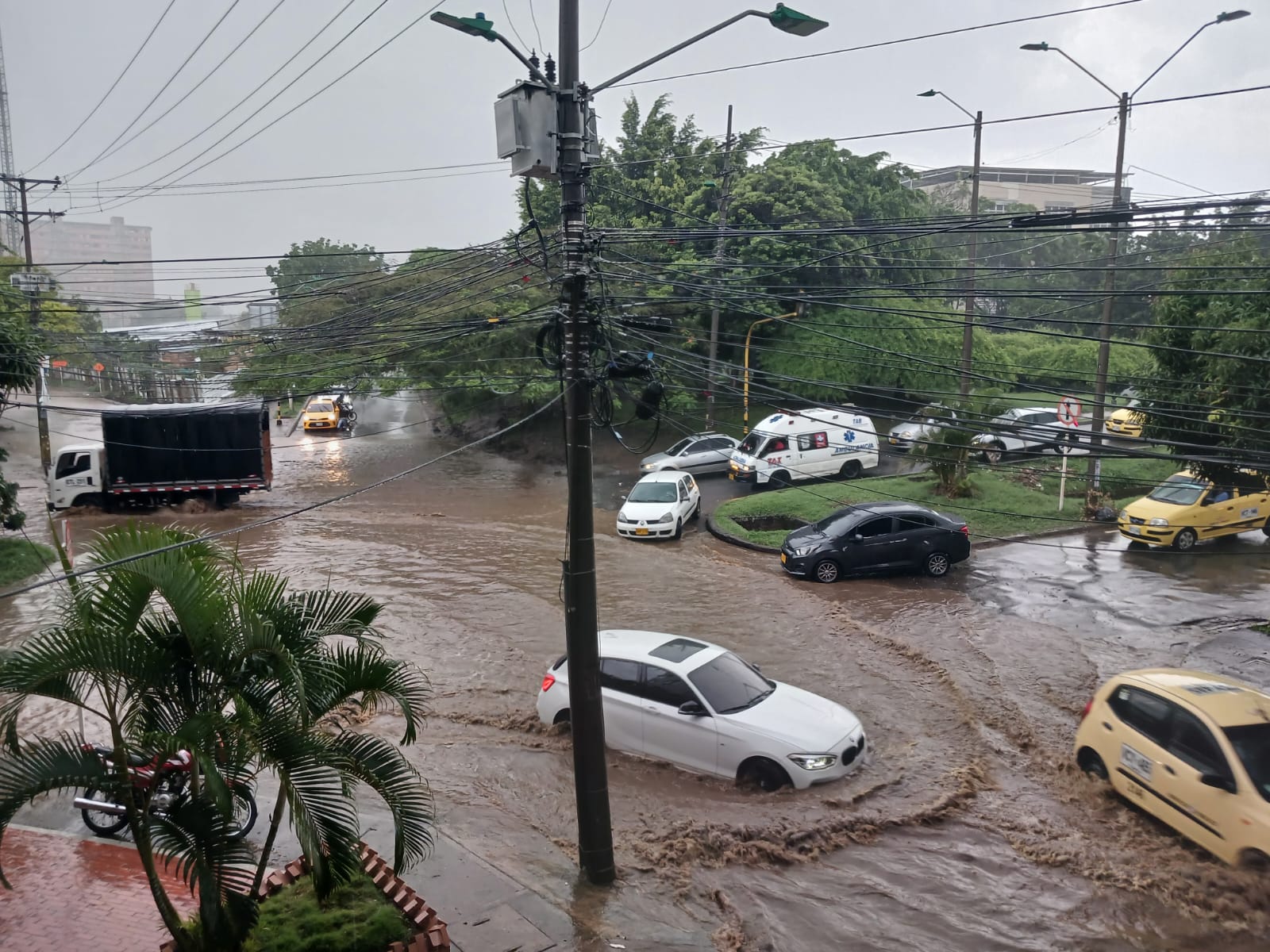 Ciudadanos reportan nuevas inundaciones en Cali