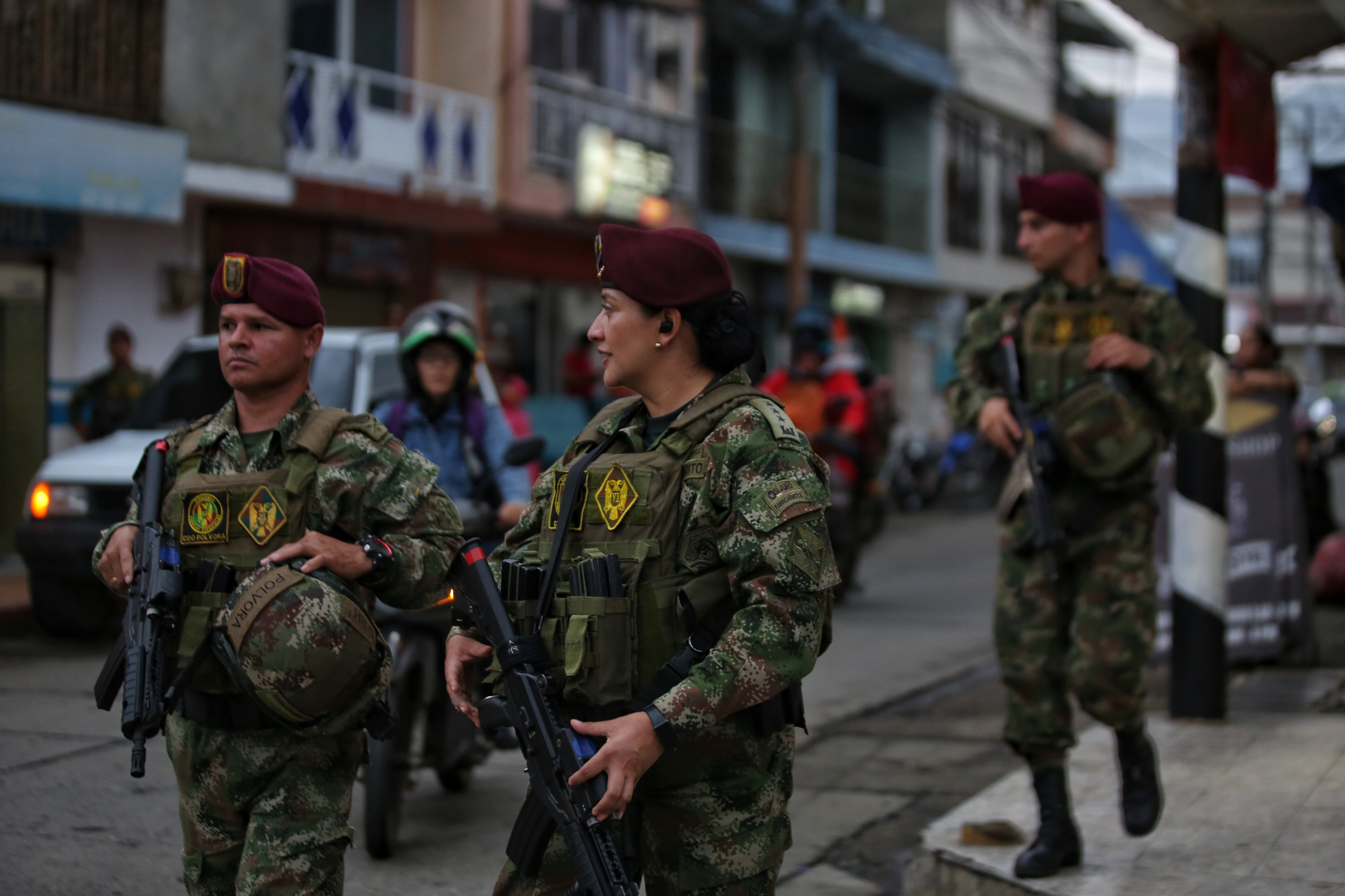 Cali Colombia 16 de Junio ​​de 2024 en Cumplimento del Compromiso Con Los Jamundeños, Este Fin de Semana se Puso en Marcha una Caravana de Seguridad como Parte de la Estrategia Liderada Tranquilidad en el territorio.  Con la Presencia de 132 Policías de DiFerentes Especialidades, Así Como Soldados del Batallón Pichincha y Unidades de Tránsito se Adelantan Controles en DiFerentes Sectores del Municipio.  Fotos Santiago Saldarriaga Quintero / El Tiempo