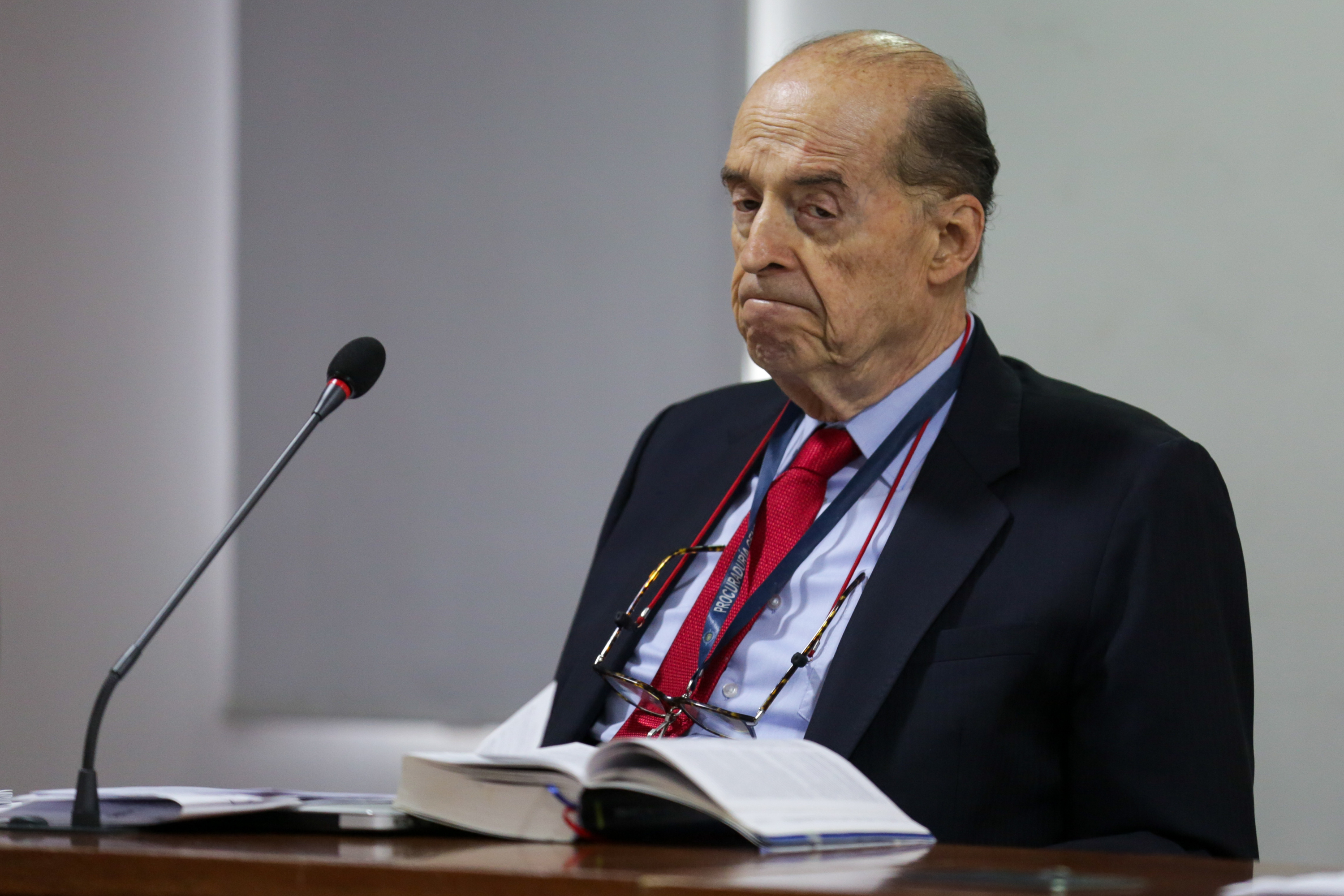 Bogotá 18 de Junio ​​de 2024. El ex canciller Álvaro Leyva, en declaración libre en la Procuraduría General por el caso de Pasaportes.