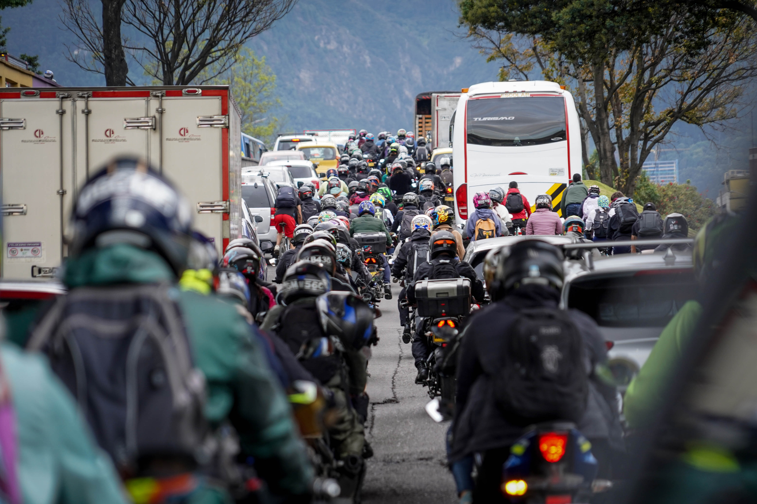 Los motociclistas no solo exceden la velocidad, que es la infracción más frecuente, sino que también realizan maniobras peligrosas.