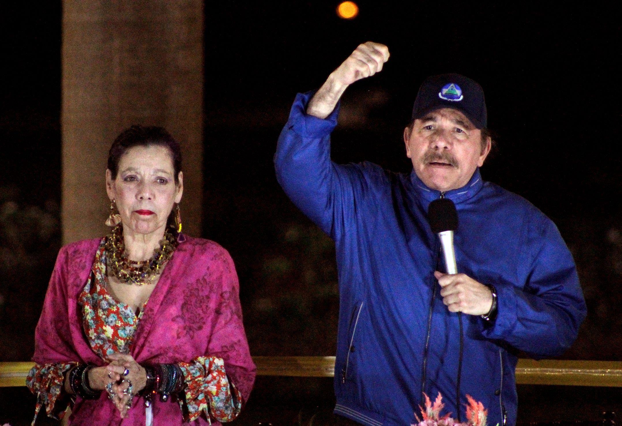Daniel Ortega y su esposa y vicepresidenta, Rosario Murillo, mantienen un férreo control de la agenda política en Nicaragua.
