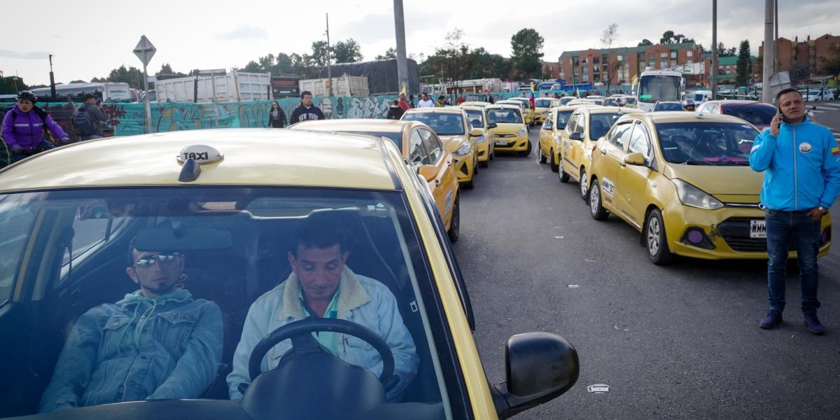 Taxista bloqueó la calle 80 a la altura del Puente de Guadua.