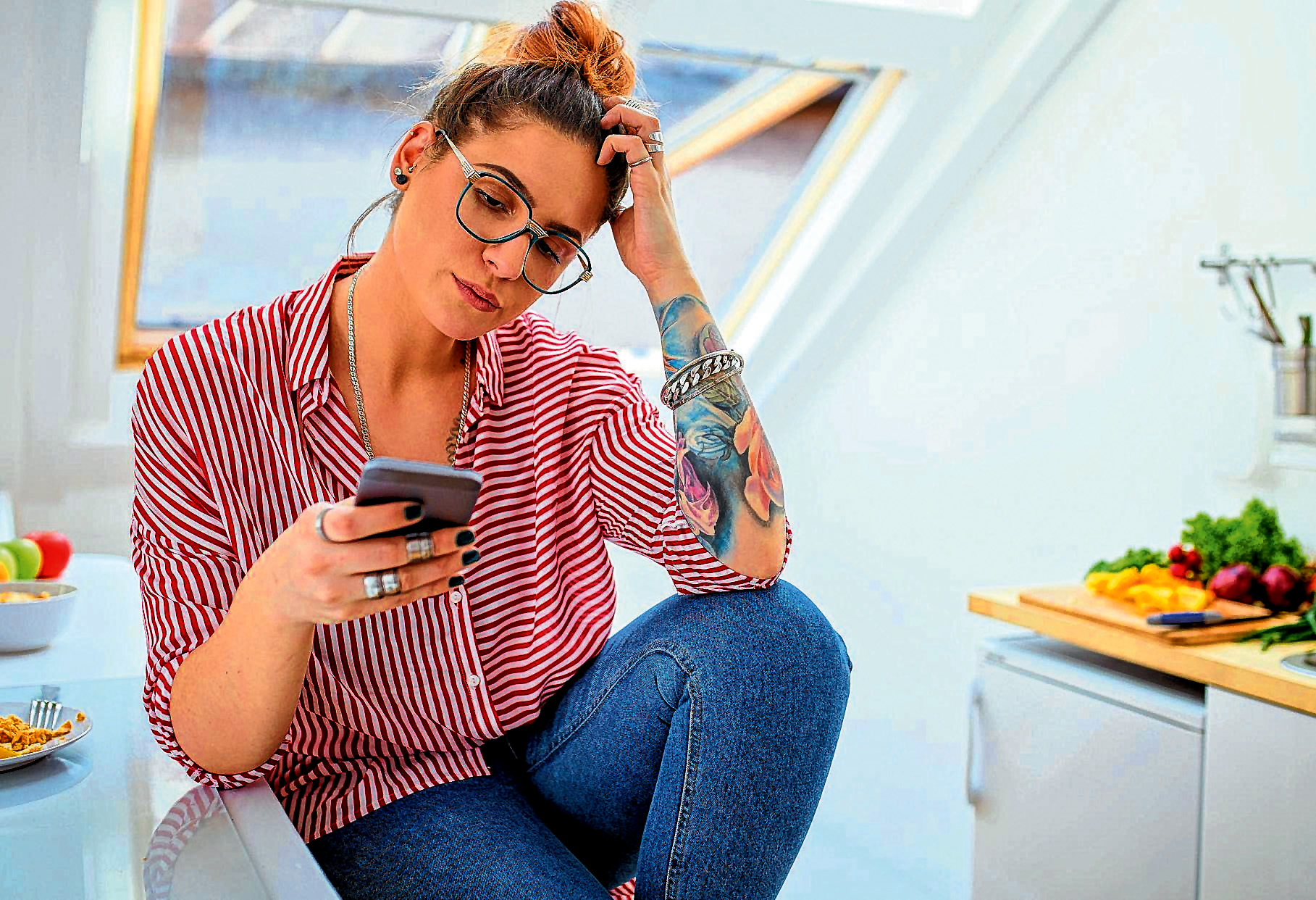 La Ocde dice que los colombianos usamos nuestro celular nueve horas al día.