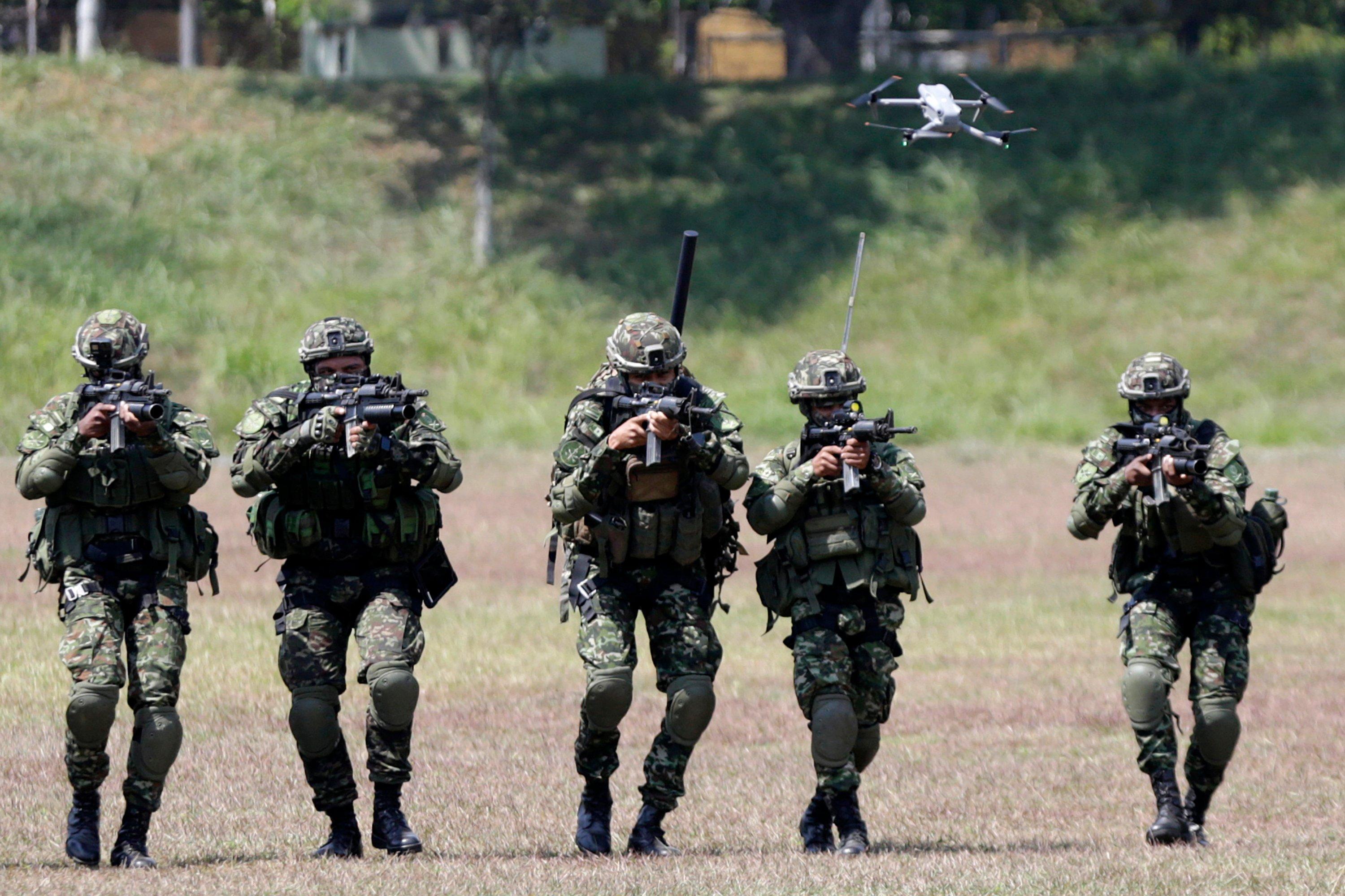 Equipo antidrones en el valle.