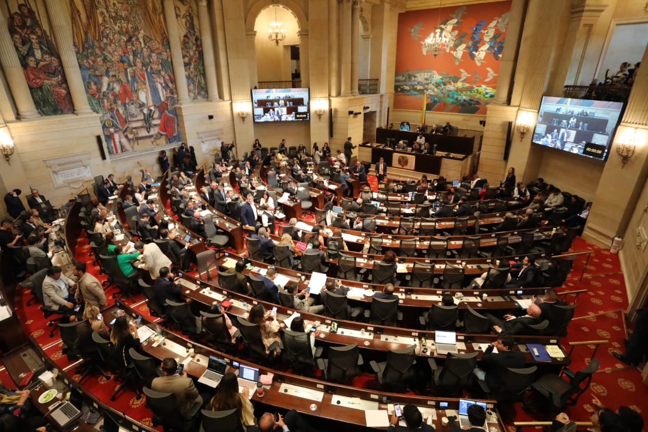 Comisiones económica conjuntas de Senado y Cámara, en el salón elíptico del Congreso, en el debate sobre presupuesto nacional del 2025.