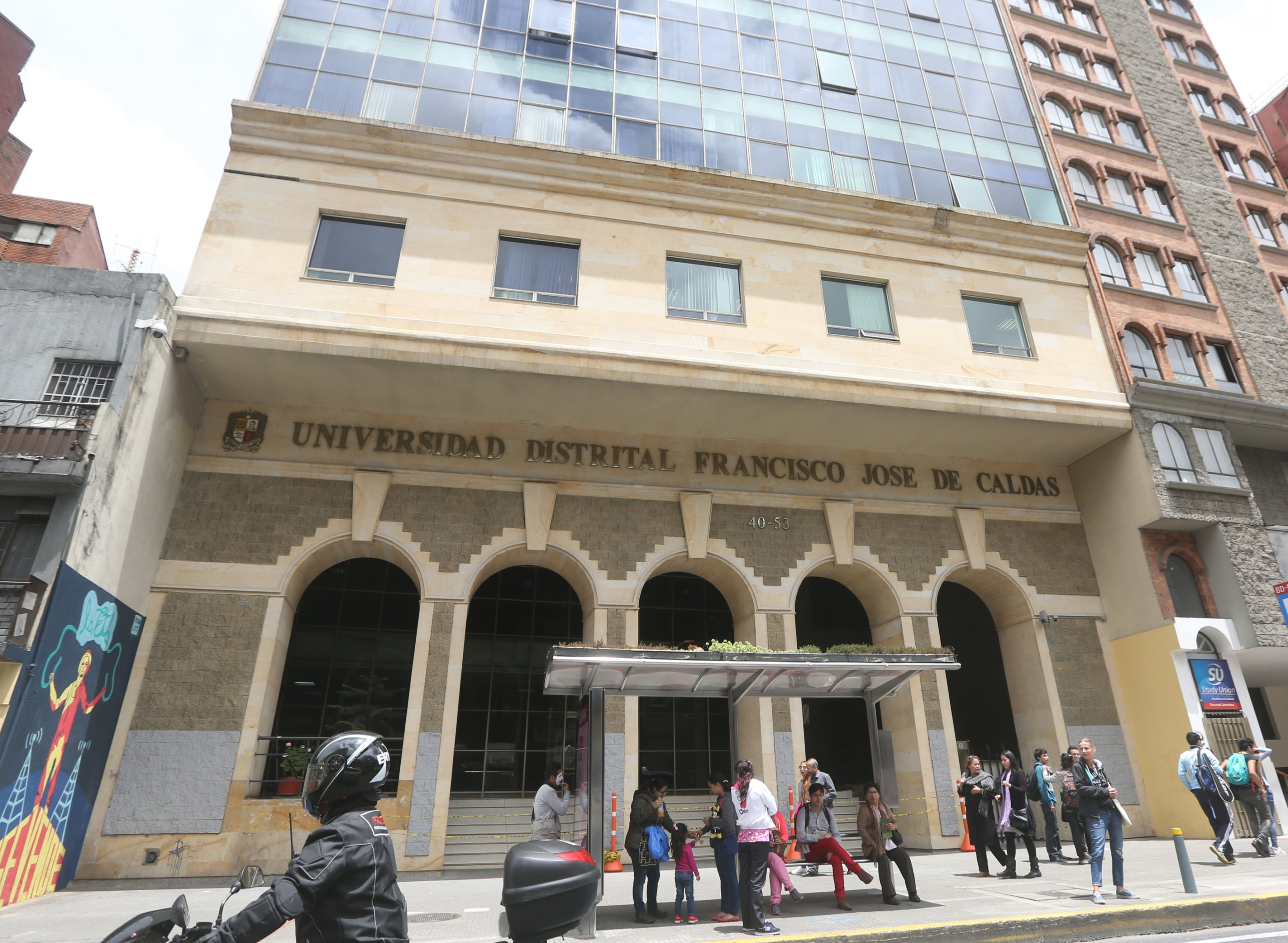 La comunidad académica pide acciones inmediatas y rechaza la violencia.