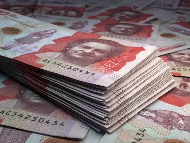Dian busca recuperar dinero por deudas de millas de contribuyentes.