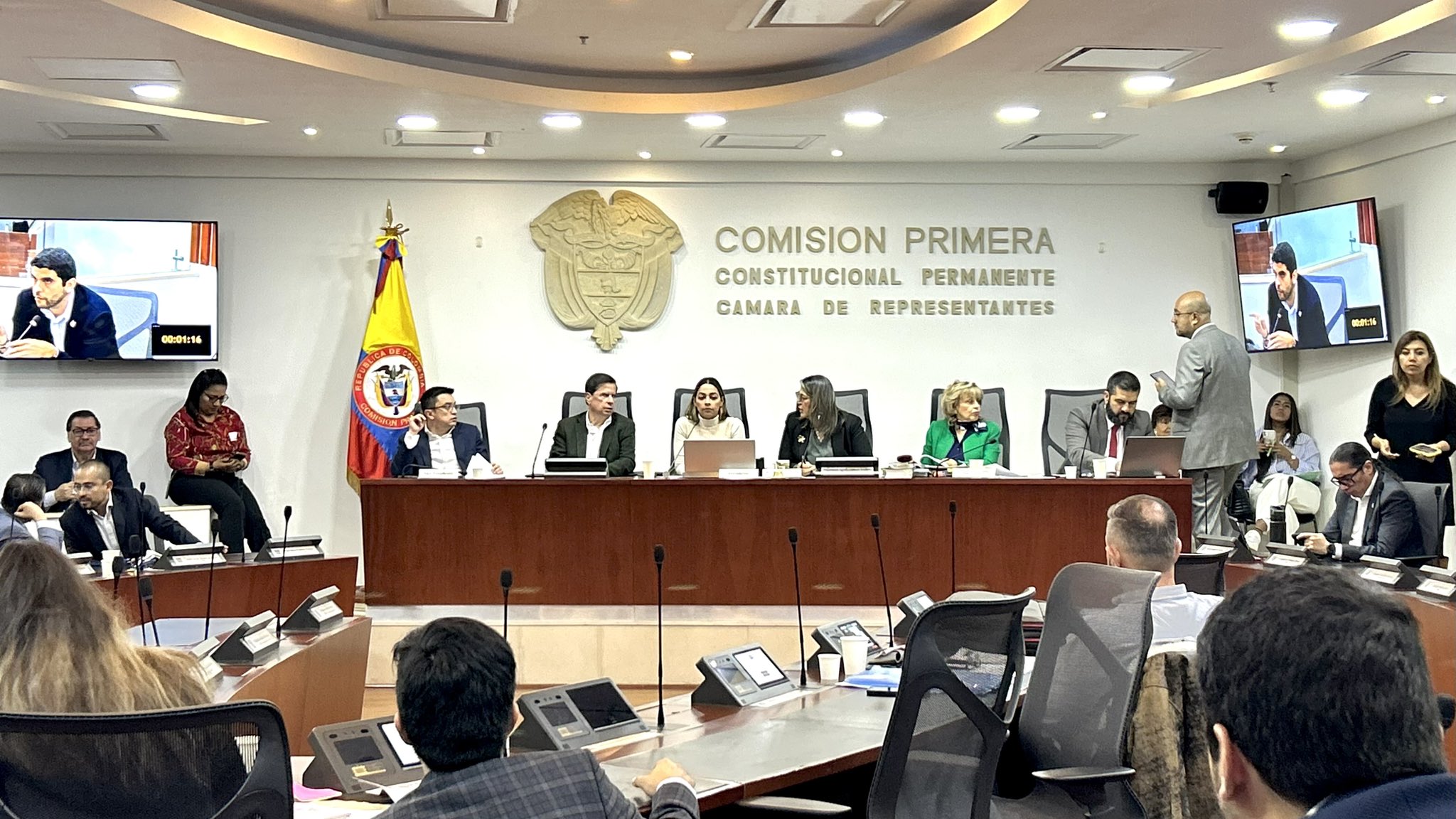Discussion of political reform in the First Committee of the House of Representatives.