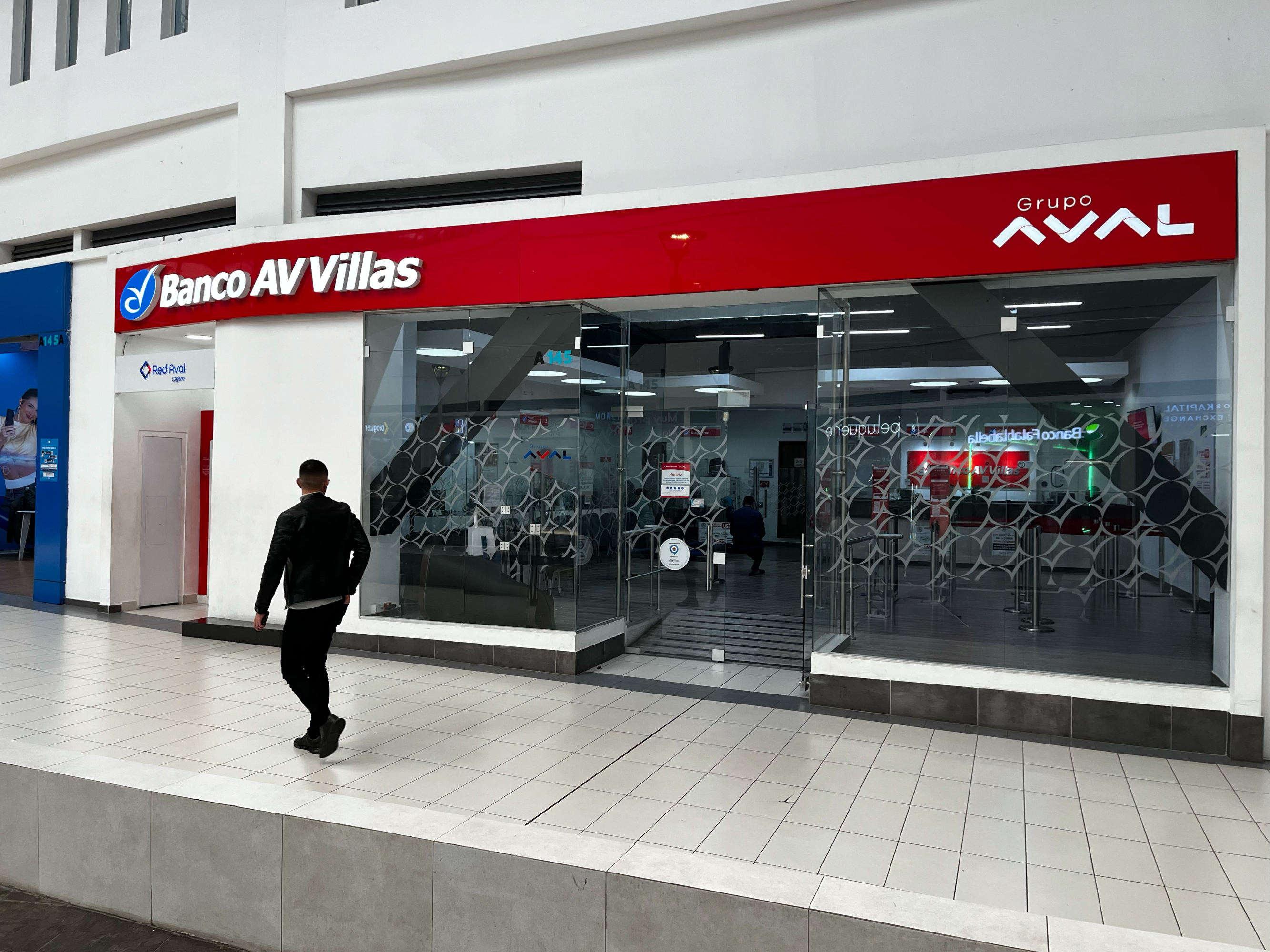Aspecto de una de las sucursales del Banco AV Villas con su imagen renovada bajo la nueva estrategia que vienen implementando sus directivas