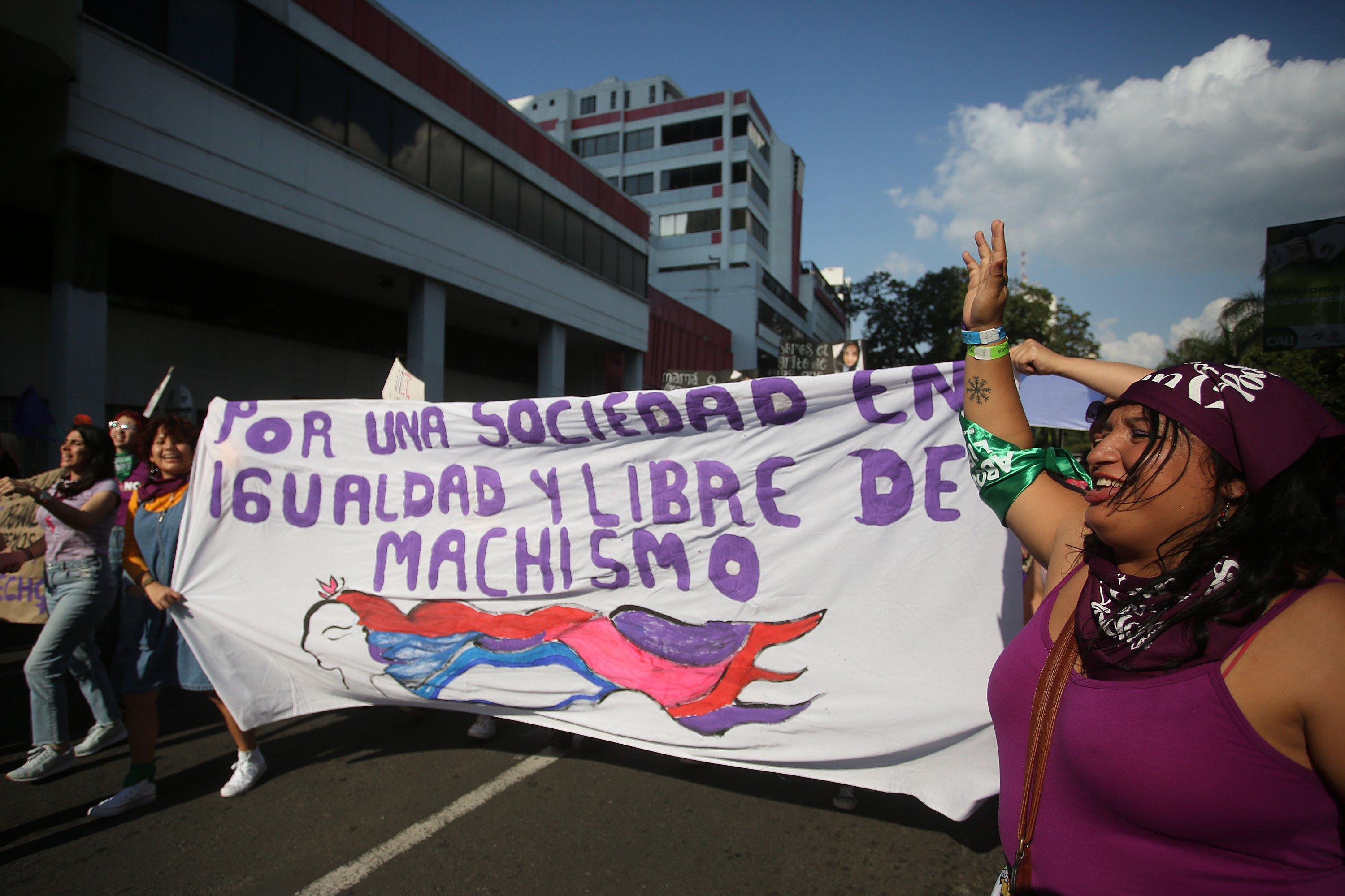 Marcha de mujeres contra violencias de género y machismo.