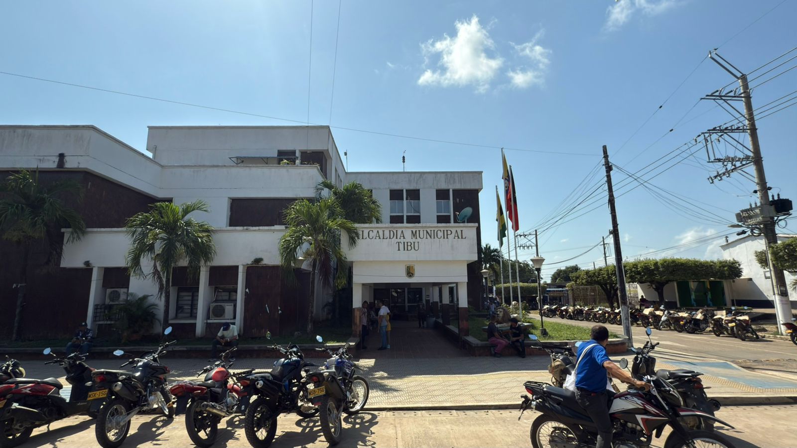 En Tibú, corazón del Catatumbo, poco a poco han retomado la calma en medio de una fuerte tensión por los enfrentamientos que aún se siguen dando en zona rural del municipio.